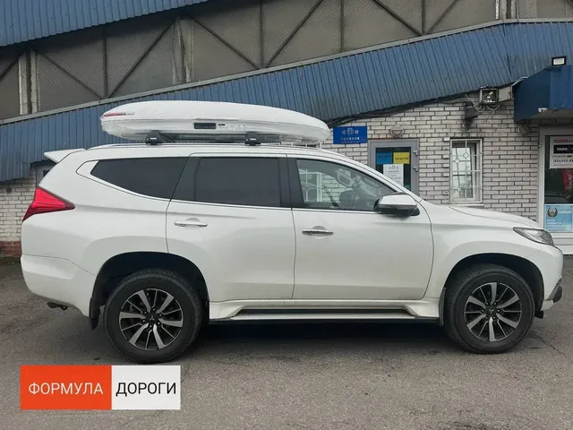 ENROAD Nomadix Pro XL Slim 400-E на Mitsubishi Pajero Sport — общий вид автомобиля с установленным автобоксом