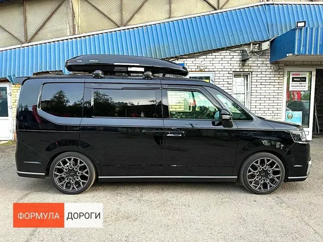 ENROAD Nomadix Pro XL Slim 400-E на Honda STEPWGN — общий вид автомобиля с установленным автобоксом